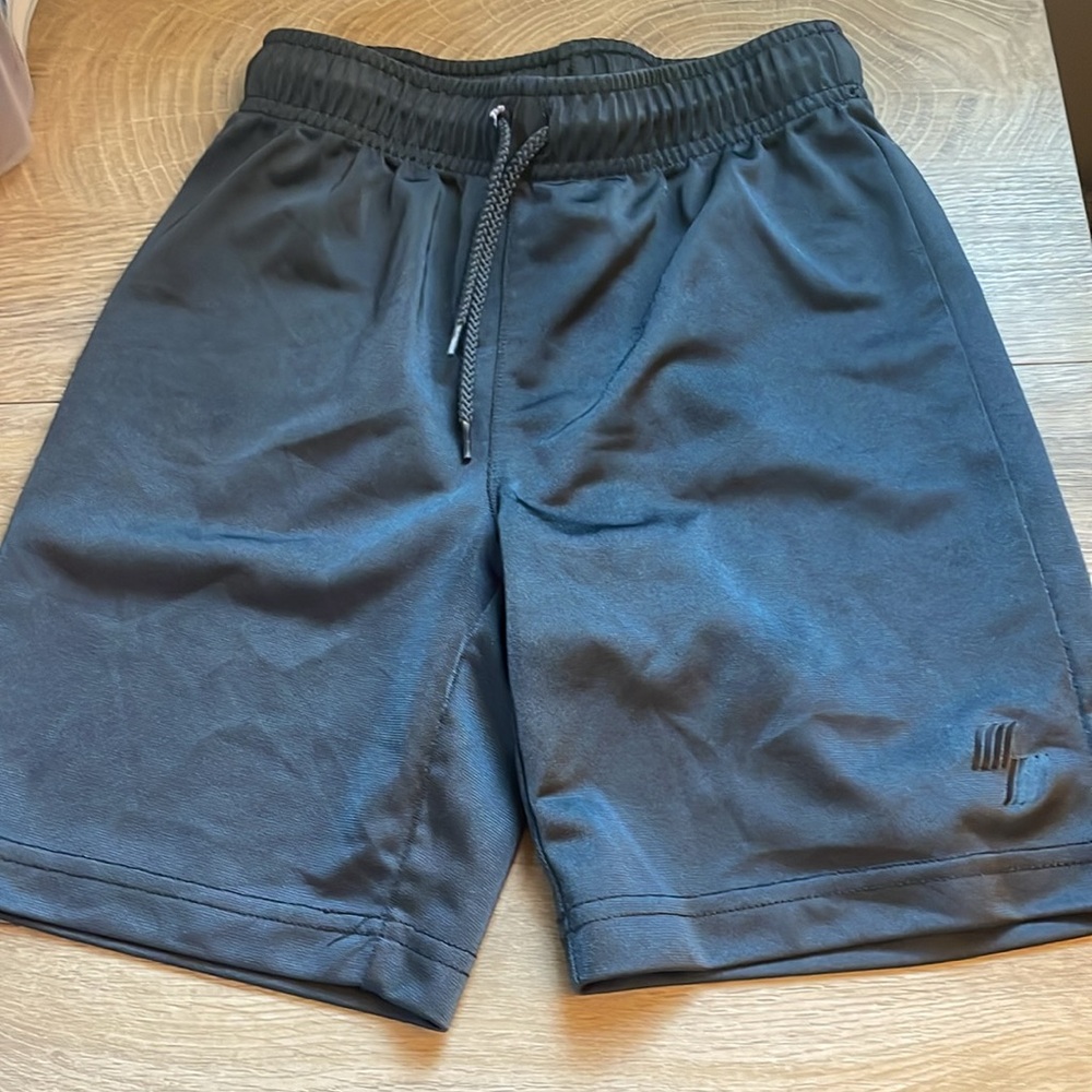 Bundle of 7 shorts size 5T - Picture 2 of 15